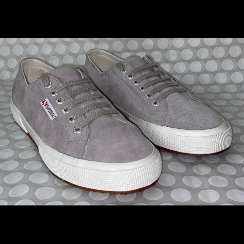 Men's superga sneakers, made of genuine suede, size 8.5, made in Vietnam.